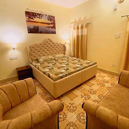 Ekant Guest House Dadāhu エクステリア 写真